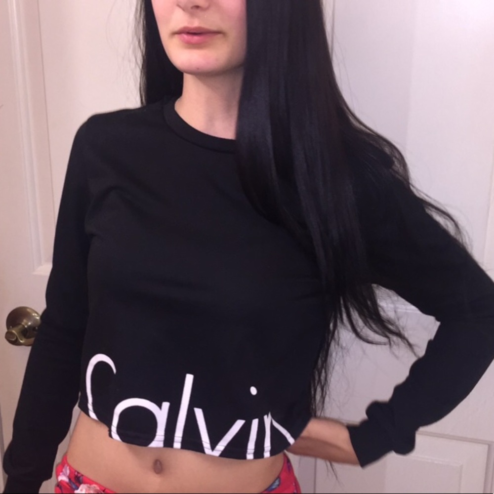 Calvin Klein black crop top!!